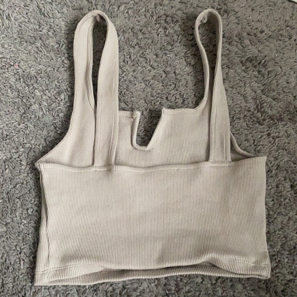 cropped going out top - Picture 2 of 2